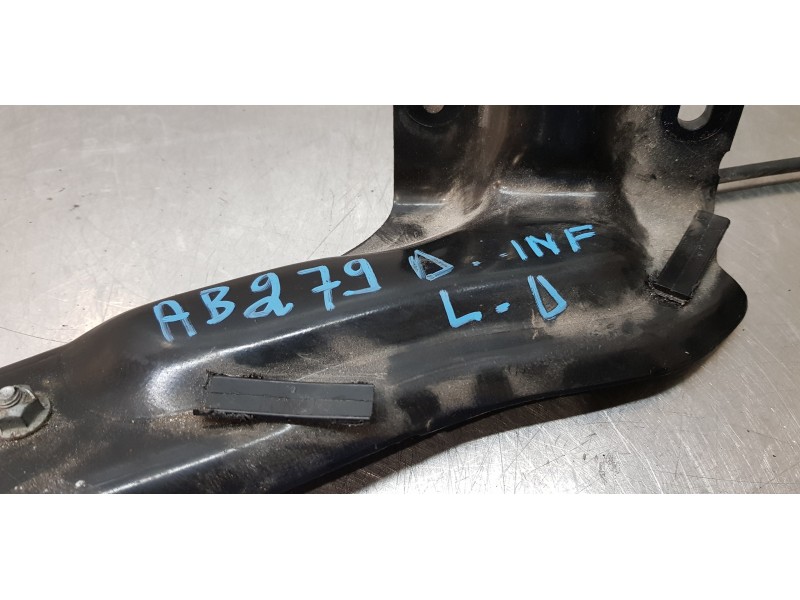 Recambio de soporte / guia puerta corredera para chrysler grand voyager limited referencia OEM IAM 5020920AB  