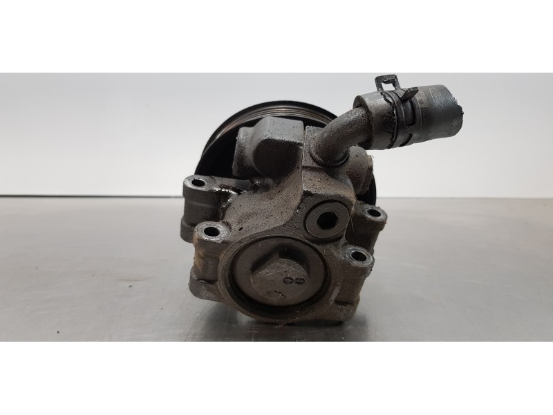 Recambio de bomba direccion para ford focus berlina (cak) trend referencia OEM IAM 1371089  