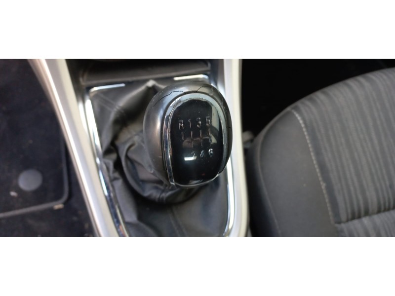 opel astra j lim. del año 2012