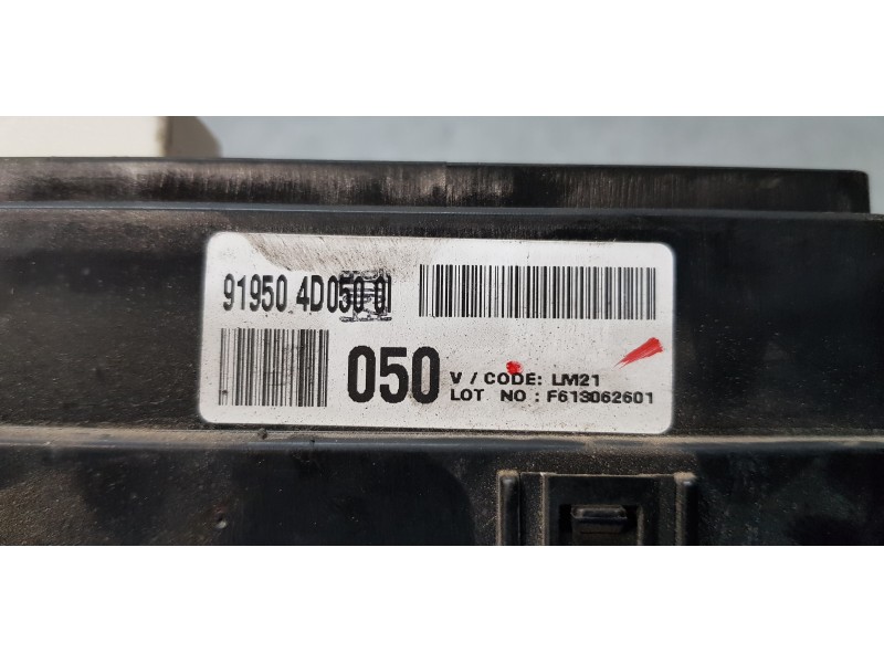 Recambio de caja reles / fusibles para kia carnival 2.9 crdi vgt active referencia OEM IAM 919504D050  