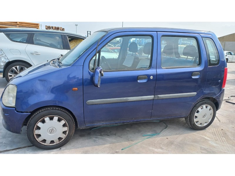 opel agila del año 2001