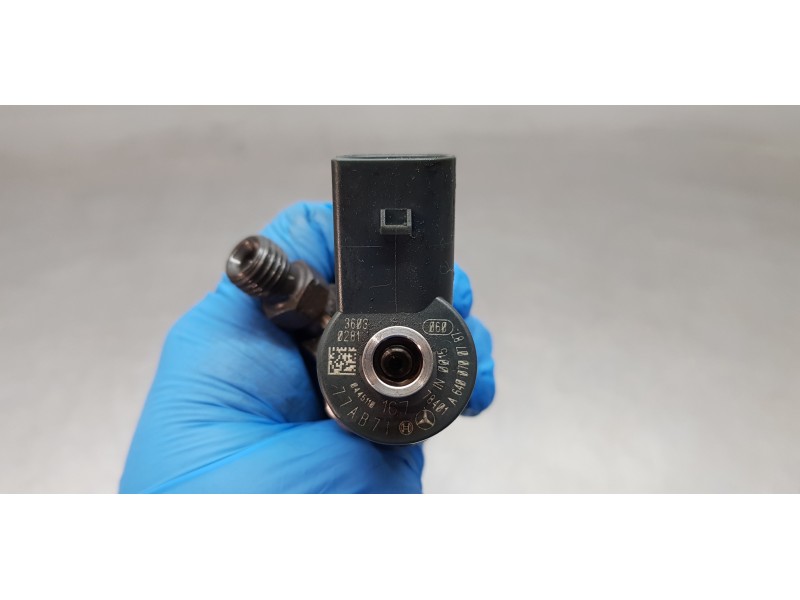 Recambio de inyector para mercedes clase b (w245) 200 cdi (245.208) referencia OEM IAM A6400700787  