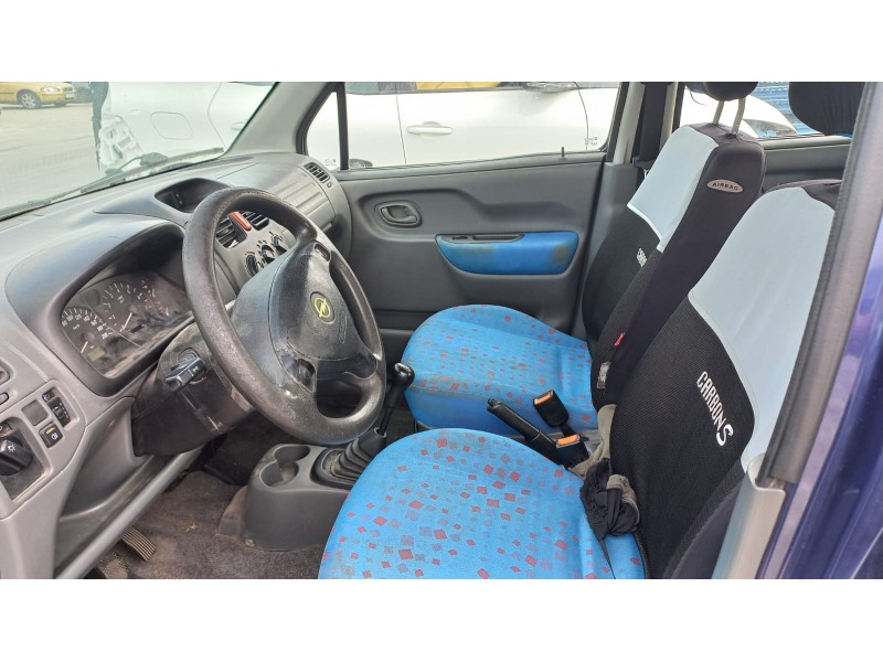 opel agila del año 2001