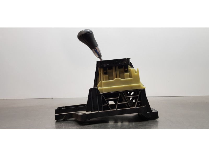 Recambio de palanca cambio para mercedes clase b (w245) 200 cdi (245.208) referencia OEM IAM A1693701009  