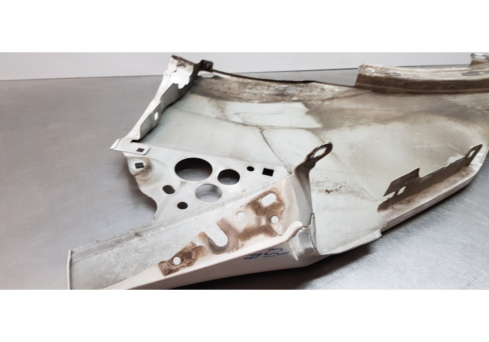 Recambio de aleta delantera derecha para ford transit kastenwagen (ttg) 310 l2 ambiente referencia OEM IAM 2242243 PBK31V16005AL