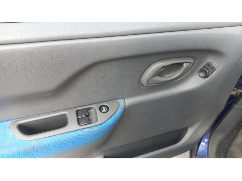 opel agila del año 2001