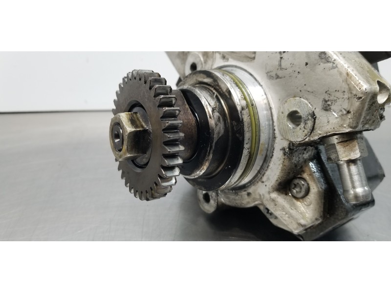 Recambio de bomba inyeccion para mercedes clase cls (w219) 320 cdi (219.322) referencia OEM IAM A6420700501 0445010145 
