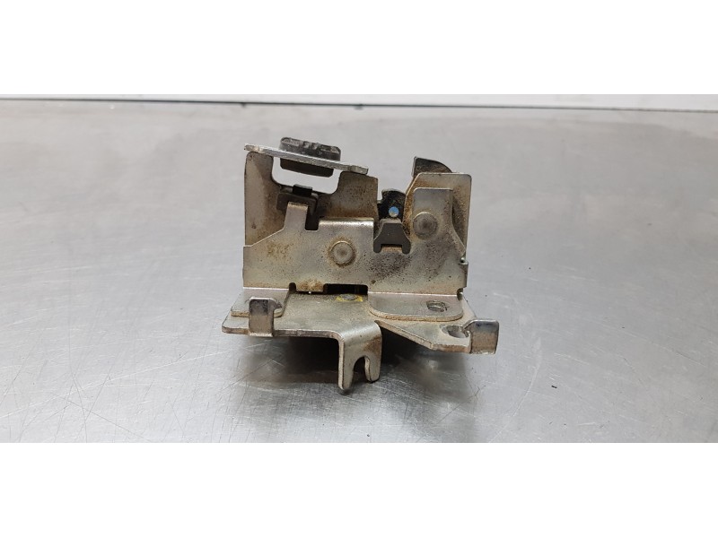 Recambio de cerradura puerta trasera derecha para ford transit courier combi trend referencia OEM IAM ET76A43289AE  