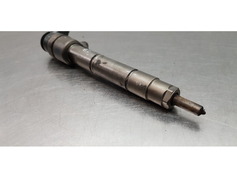 Recambio de inyector para mercedes clase b (w245) 180 cdi (245.207) referencia OEM IAM A6400700787 0445110167 