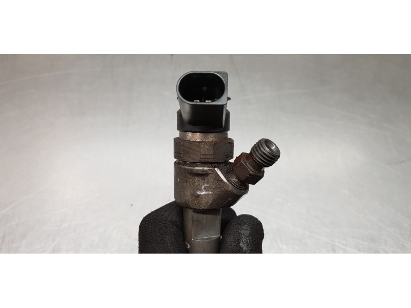 Recambio de inyector para mercedes clase b (w245) 180 cdi (245.207) referencia OEM IAM A6400700787 0445110167 