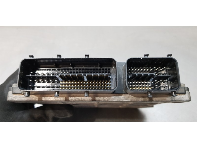 Recambio de centralita motor uce para toyota avensis (t27) executive referencia OEM IAM 8966105050   Recambio de centralita motor uce para toyota avensis (t27) executive referencia OEM IAM 8966105050