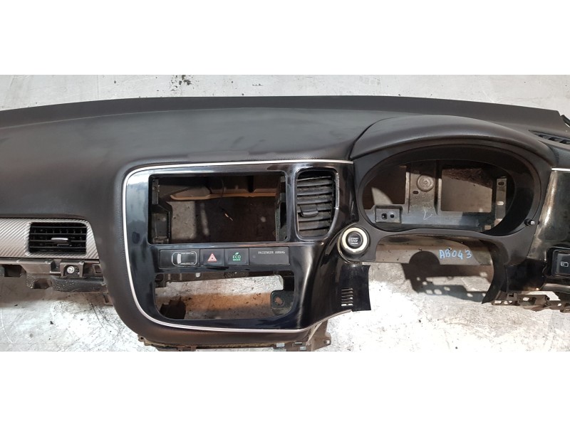 Recambio de salpicadero para mitsubishi outlander (gf0) motion 4wd referencia OEM IAM 8000A514XA  