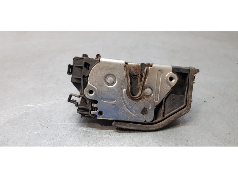 Recambio de cerradura puerta trasera derecha para bmw serie 1 berlina (e81/e87) 120d referencia OEM IAM 7167070   Recambio de cerradura puerta trasera derecha para bmw serie 1 berlina (e81/e87) 120d referencia OEM IAM 7167070