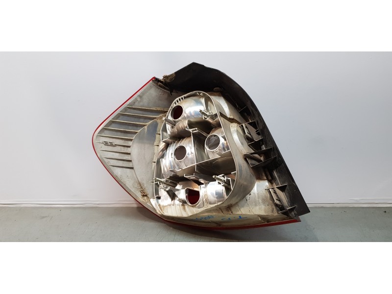 Recambio de piloto trasero derecho para bmw serie 1 berlina (e81/e87) 120d referencia OEM IAM 632169245   Recambio de piloto trasero derecho para bmw serie 1 berlina (e81/e87) 120d referencia OEM IAM 632169245