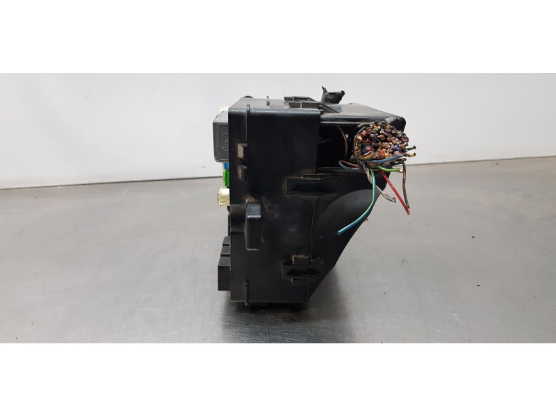 Recambio de caja reles / fusibles para ford c-max titanium referencia OEM IAM AV6T14A067AC  