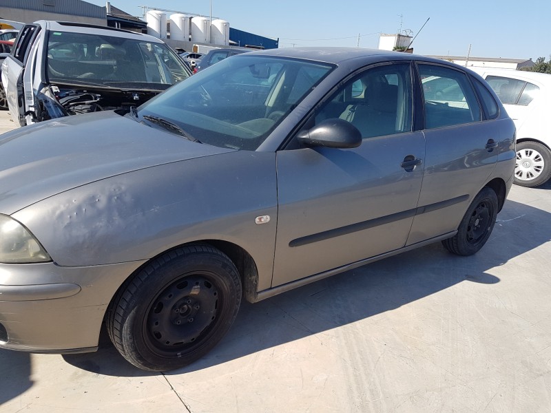 seat ibiza (6l1) del año 2004