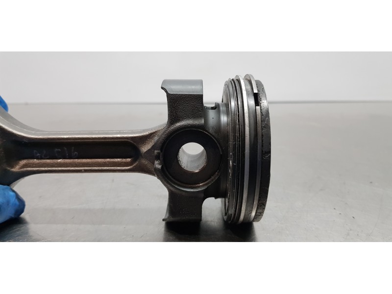 Recambio de piston para renault scenic iv grand zen referencia OEM IAM 120A16279R  