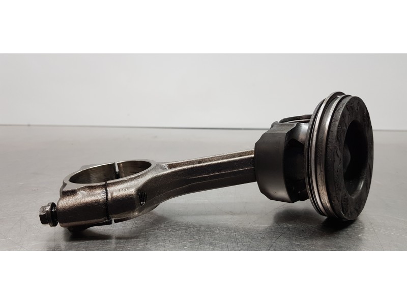 Recambio de piston para renault scenic iv grand zen referencia OEM IAM 120A16279R  