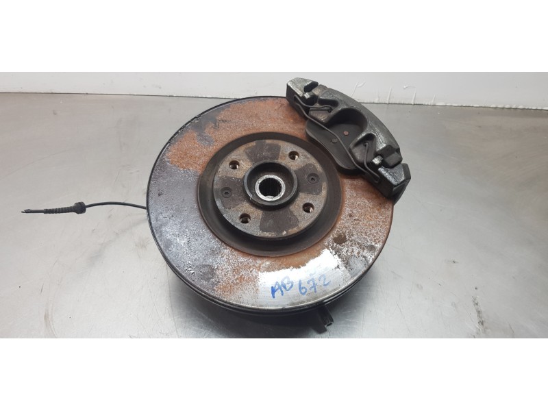 Recambio de mangueta delantera derecha para peugeot 5008 active referencia OEM IAM 1606631080  
