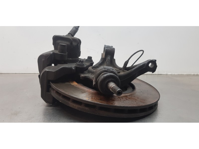 Recambio de mangueta delantera derecha para peugeot 5008 active referencia OEM IAM 1606631080  