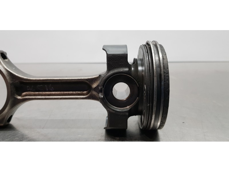 Recambio de piston para renault scenic iv grand zen referencia OEM IAM 120A16279R  