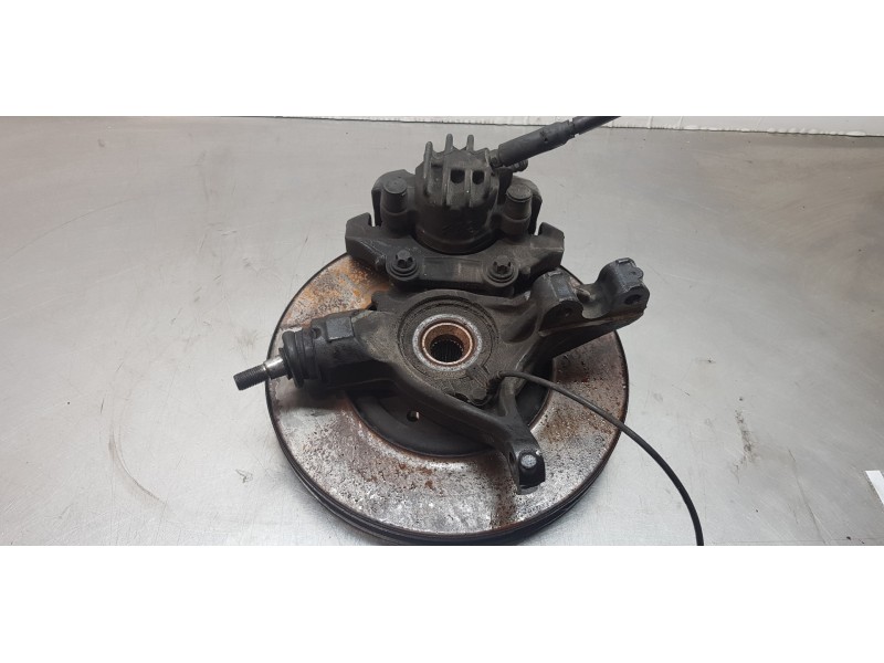 Recambio de mangueta delantera derecha para peugeot 5008 active referencia OEM IAM 1606631080  