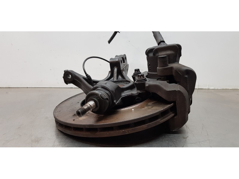 Recambio de mangueta delantera izquierda para peugeot 5008 active referencia OEM IAM 1606630980  