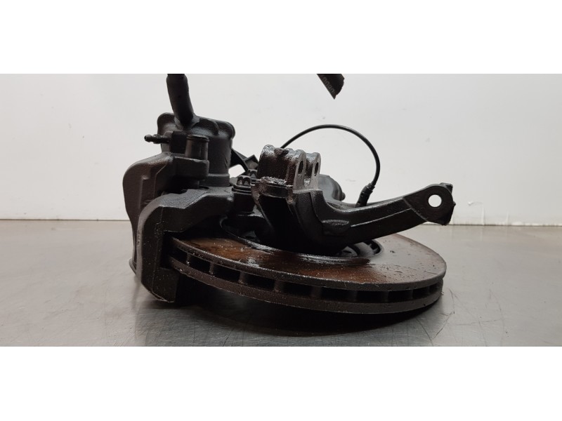 Recambio de mangueta delantera izquierda para peugeot 5008 active referencia OEM IAM 1606630980  