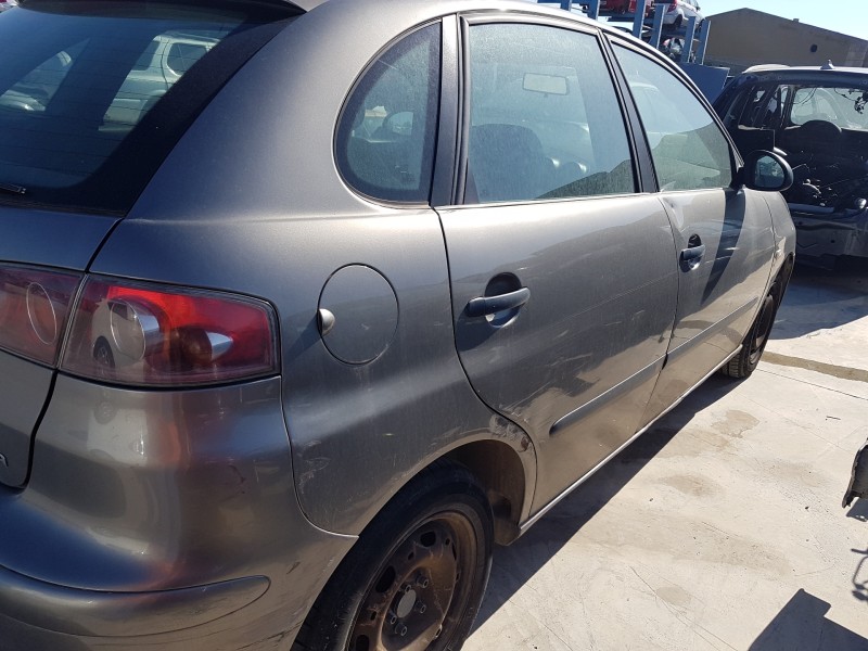 seat ibiza (6l1) del año 2004