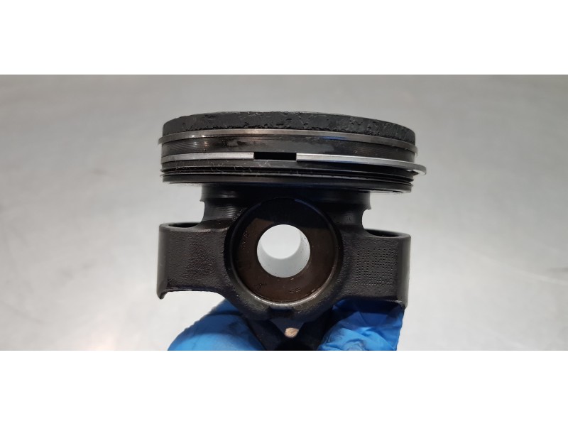 Recambio de piston para renault scenic iv grand zen referencia OEM IAM 120A16279R  