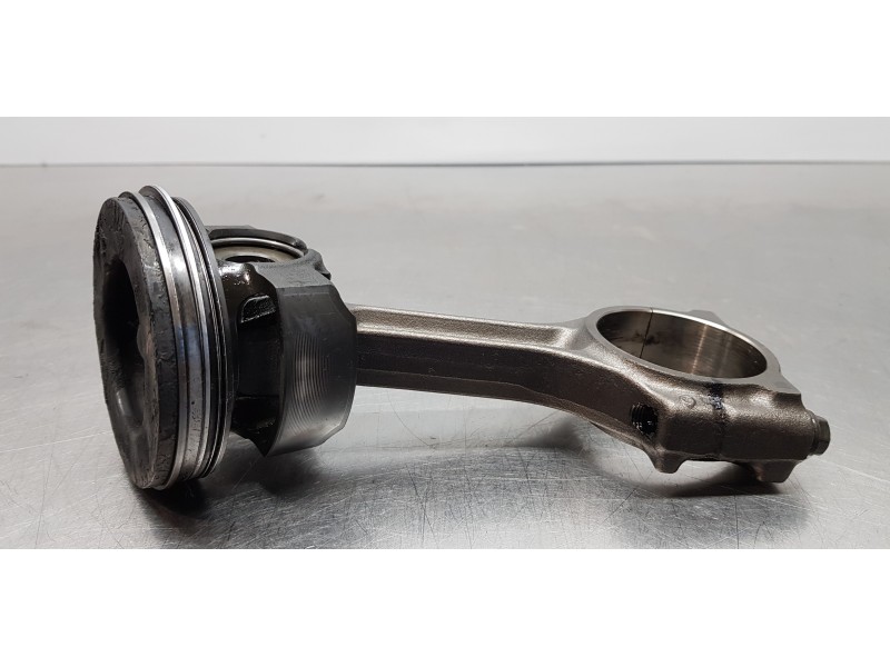 Recambio de piston para renault scenic iv grand zen referencia OEM IAM 120A16279R  