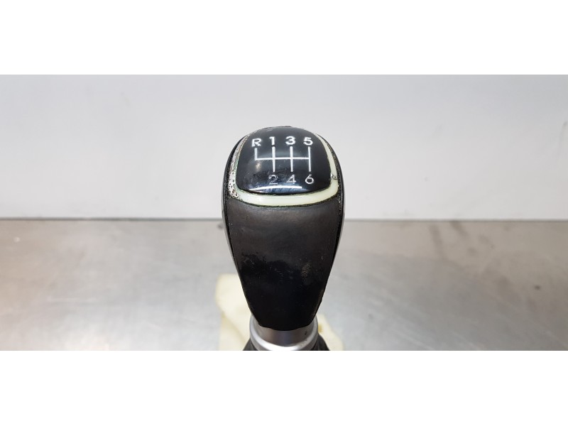 Recambio de palanca cambio para hyundai i40 premium referencia OEM IAM 437003Z250RY  