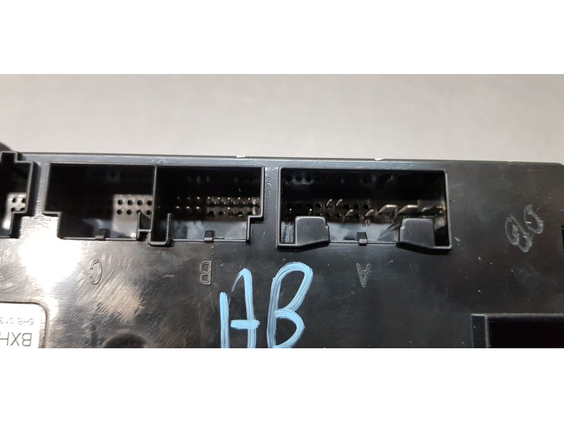 Recambio de centralita aire acondicionado para volkswagen caddy furgón/kombi kasten bmt referencia OEM IAM 5WA907727L   Recambio de centralita aire acondicionado para volkswagen caddy furgón/kombi kasten bmt referencia OEM IAM 5WA907727L