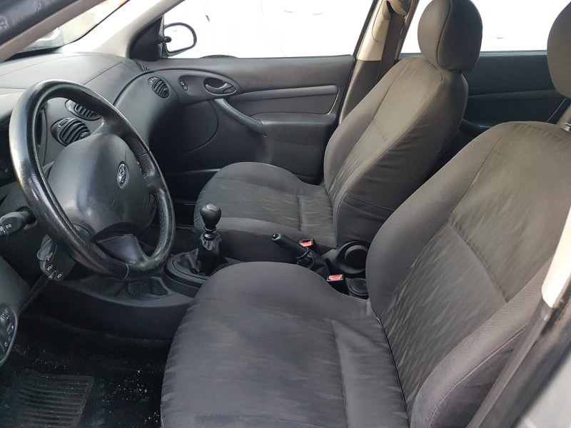 ford focus berlina (cak) del año 2003 ford focus berlina (cak) del año 2003