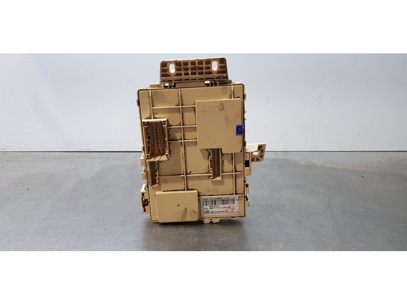 Recambio de caja reles / fusibles para hyundai i40 premium referencia OEM IAM 919503Z111  