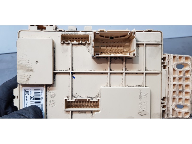 Recambio de caja reles / fusibles para hyundai i40 premium referencia OEM IAM 919503Z111  