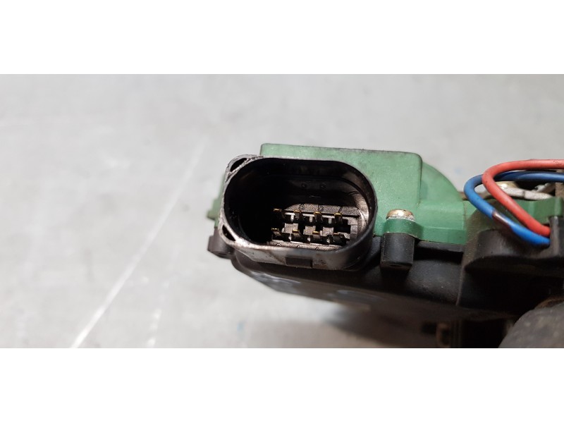 Recambio de cerradura puerta delantera derecha para skoda octavia berlina (1u2) comfort referencia OEM IAM 3B1837016AC  