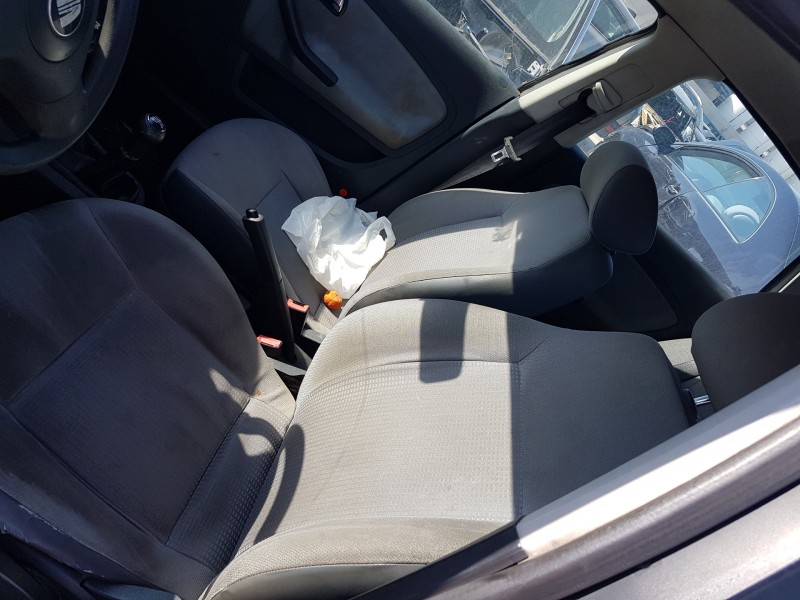 seat ibiza (6l1) del año 2004