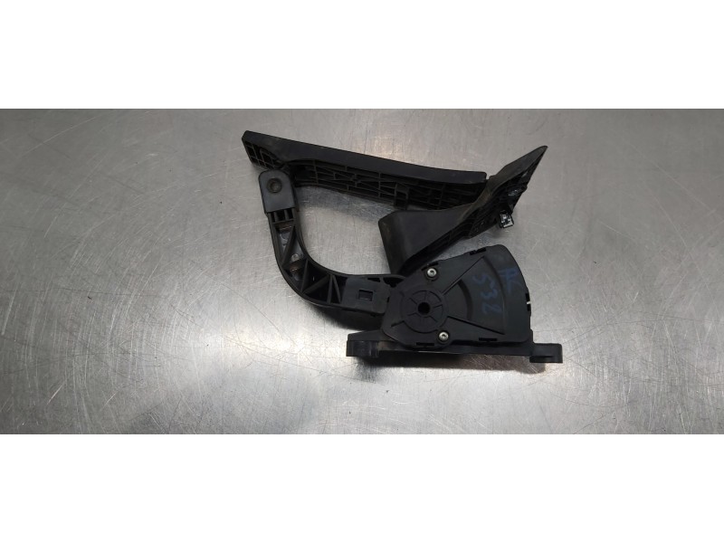 Recambio de potenciometro pedal para hyundai ix35 style awd referencia OEM IAM 327002S100  