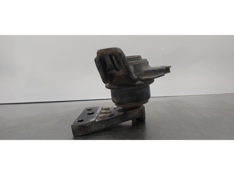 Recambio de soporte motor derecho para hyundai ix35 style awd referencia OEM IAM 218102S200  