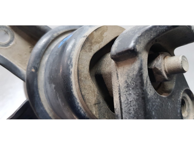 Recambio de soporte motor derecho para hyundai ix35 style awd referencia OEM IAM 218102S200  