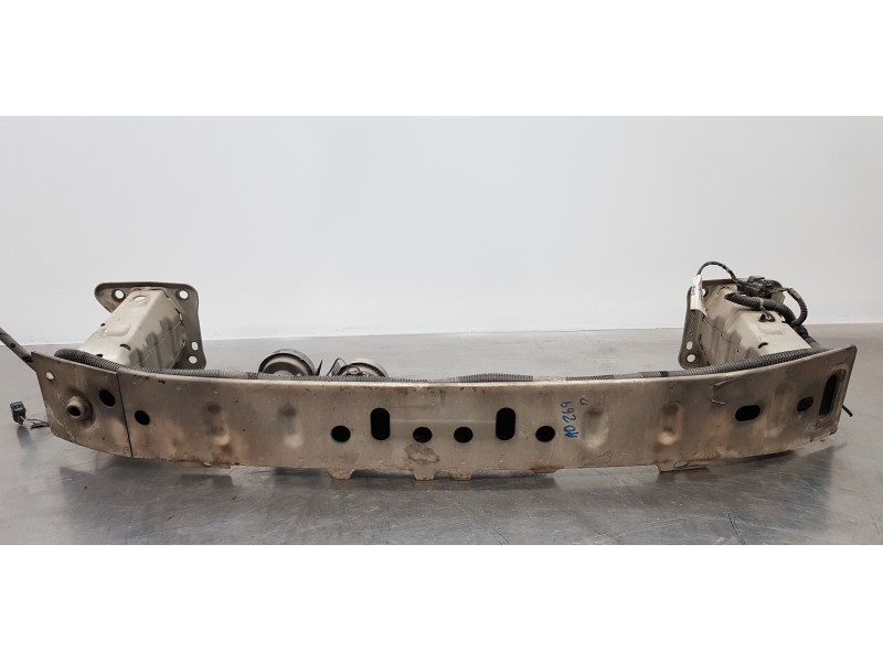 Recambio de refuerzo paragolpes delantero para ford kuga (cbv) titanium referencia OEM IAM 1540638 8V41S10922AD 1520646