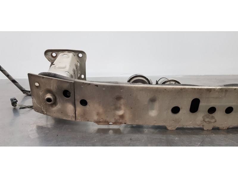 Recambio de refuerzo paragolpes delantero para ford kuga (cbv) titanium referencia OEM IAM 1540638 8V41S10922AD 1520646