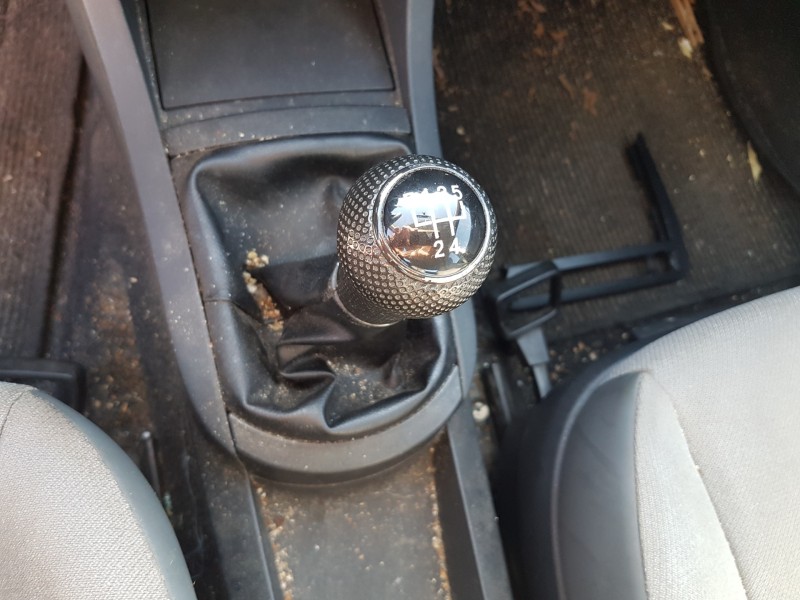 seat ibiza (6l1) del año 2004