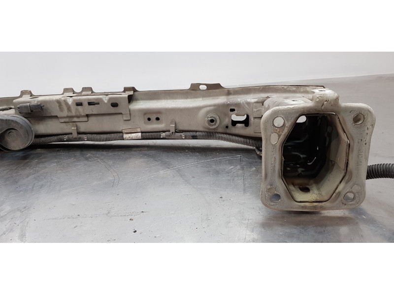 Recambio de refuerzo paragolpes delantero para ford kuga (cbv) titanium referencia OEM IAM 1540638 8V41S10922AD 1520646