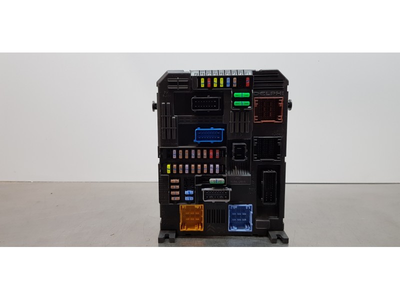 Recambio de caja reles / fusibles para peugeot 3008 style referencia OEM IAM 9830805680   Recambio de caja reles / fusibles para peugeot 3008 style referencia OEM IAM 9830805680
