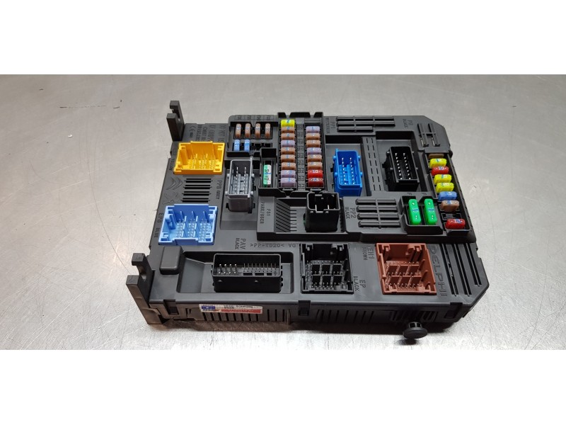 Recambio de caja reles / fusibles para peugeot 3008 style referencia OEM IAM 9830805680   Recambio de caja reles / fusibles para peugeot 3008 style referencia OEM IAM 9830805680