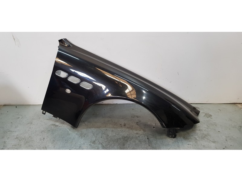 Recambio de aleta delantera derecha para maserati quattroporte básico referencia OEM IAM 67064000  