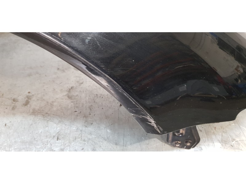 Recambio de aleta delantera derecha para maserati quattroporte básico referencia OEM IAM 67064000  