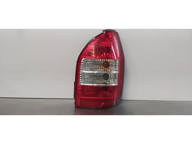 Recambio de piloto trasero derecho para opel zafira a blue line referencia OEM IAM 93175679  